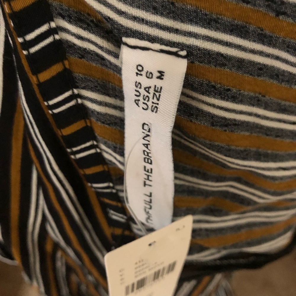 Dress - Picture 5 of 5